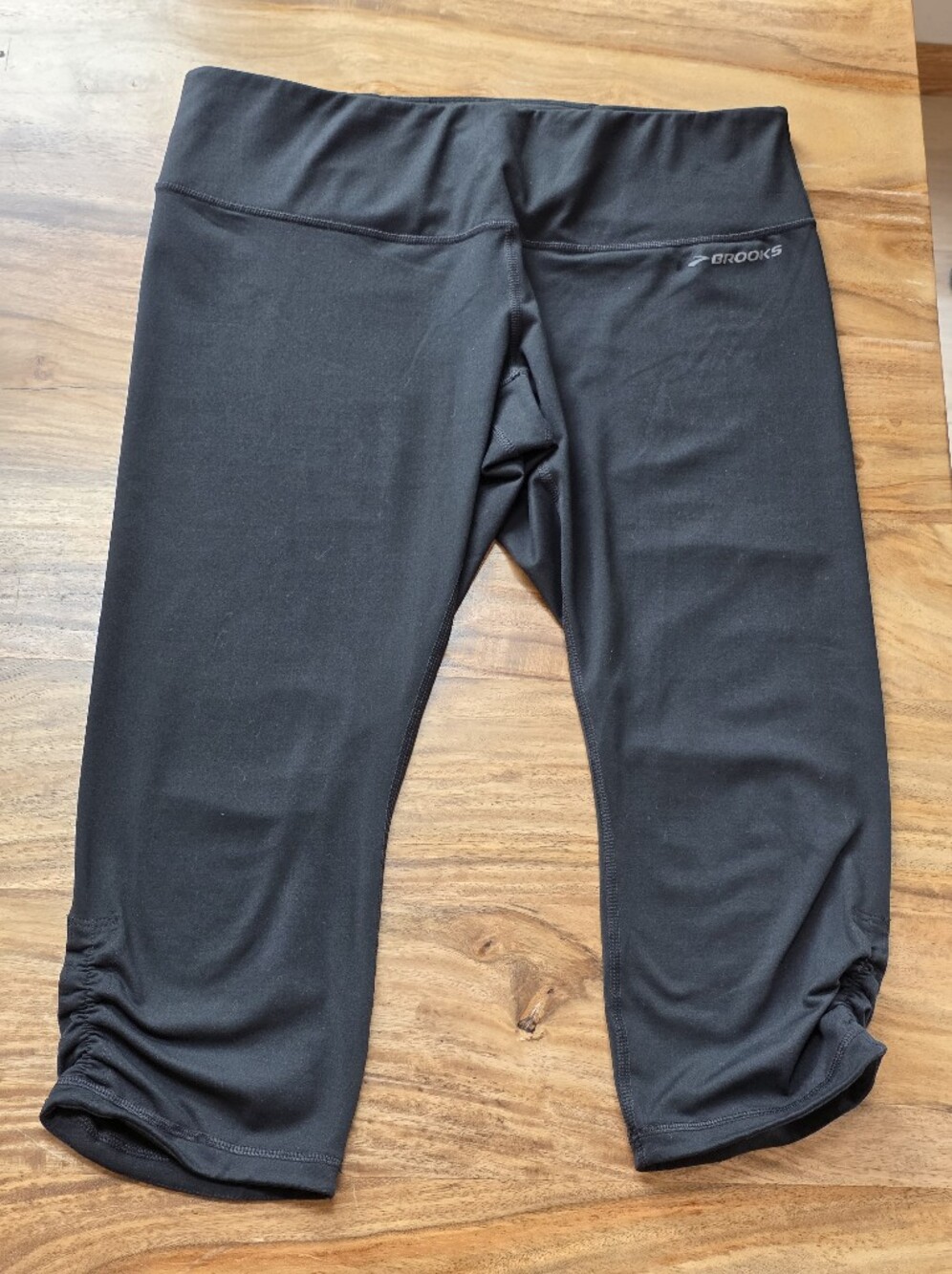 Brooks women's cropped athletic leggings- Size Large